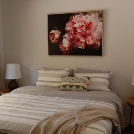 Ferienwohnung Rose & Stream Retreat Waikuku Zimmer foto